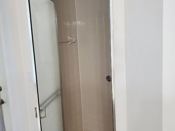 2nd image of 23 Ballenger Ln