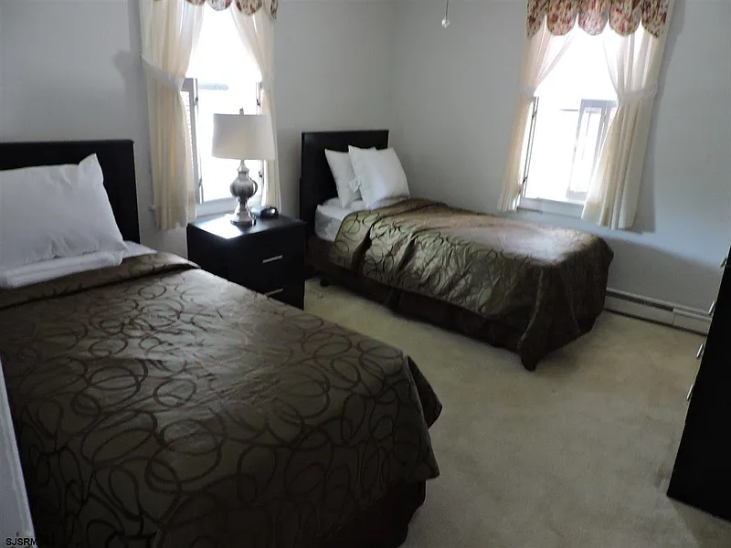 Thumbnail 10