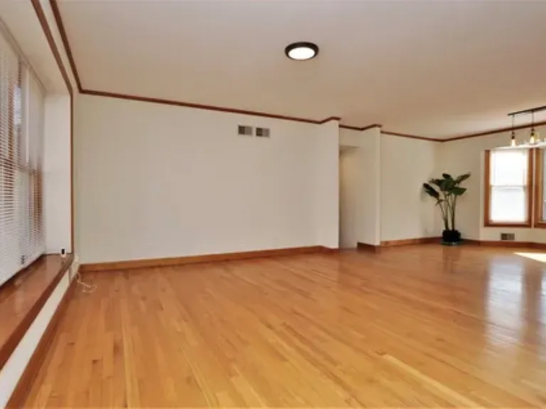6815 N Lowell Ave — Photo 9