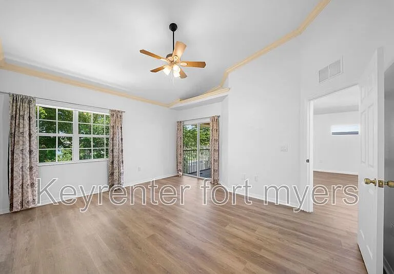 5370 Park Rd #4 — Photo 14