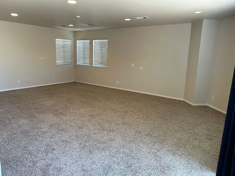 399 Jaycee Dr — Photo 16