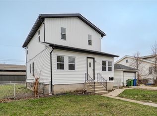932 Oak St, Windsor, ON