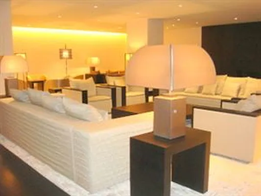 Rented by Douglas Elliman | media 16