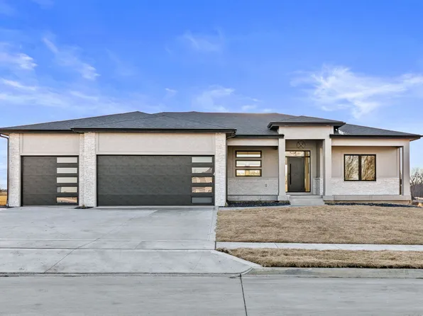 5302 174th St, Urbandale, IA 50323