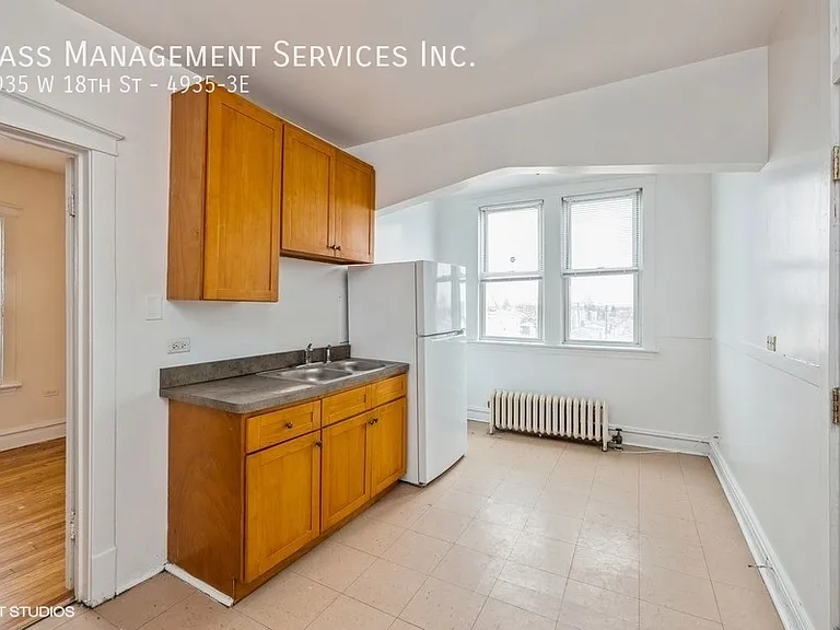 4935 W 18th St #3E — Photo 2