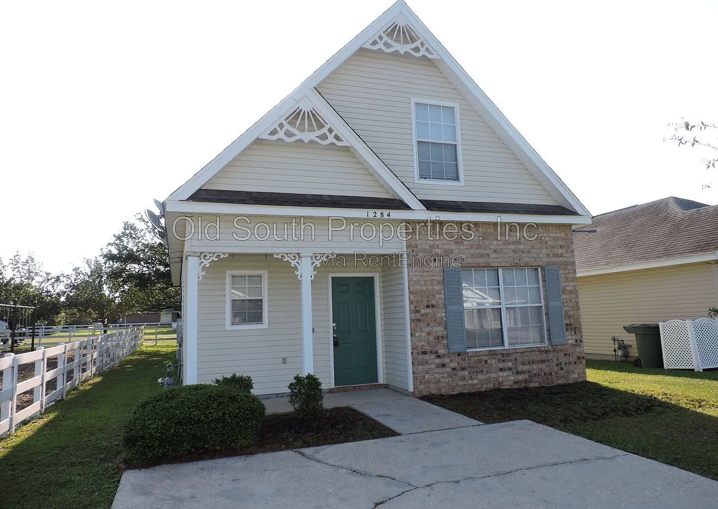 3 bed, 3.0 bath, 1464 sqft, $1,650 — Photo 1