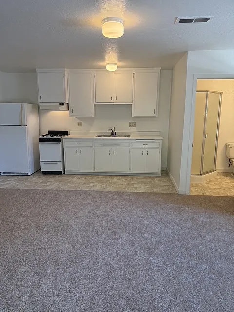 Studio, $1,700 — Photo 2