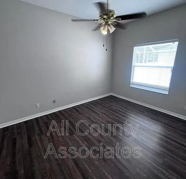 28724 Hanging Moss Loop — Photo 8