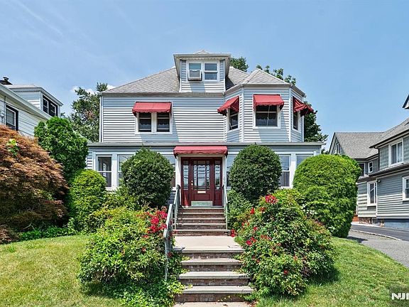 2nd image of 168 Orient Way