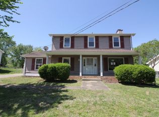 910 Poppy Dr, Clarksville, TN 37042