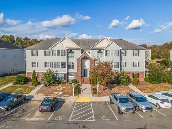 1625 Cherry Blossom Ln, Winston Salem, NC 27127