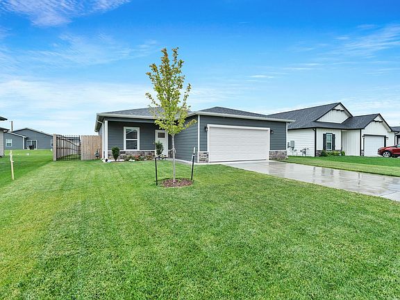 3rd image of 11709 W Scarlett Ct
