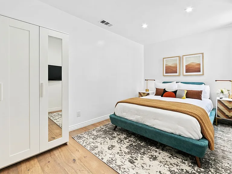 3763 Lankershim Blvd — Photo 13
