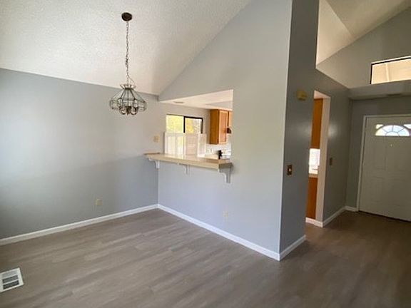 4th image of 2568 Vista Grande