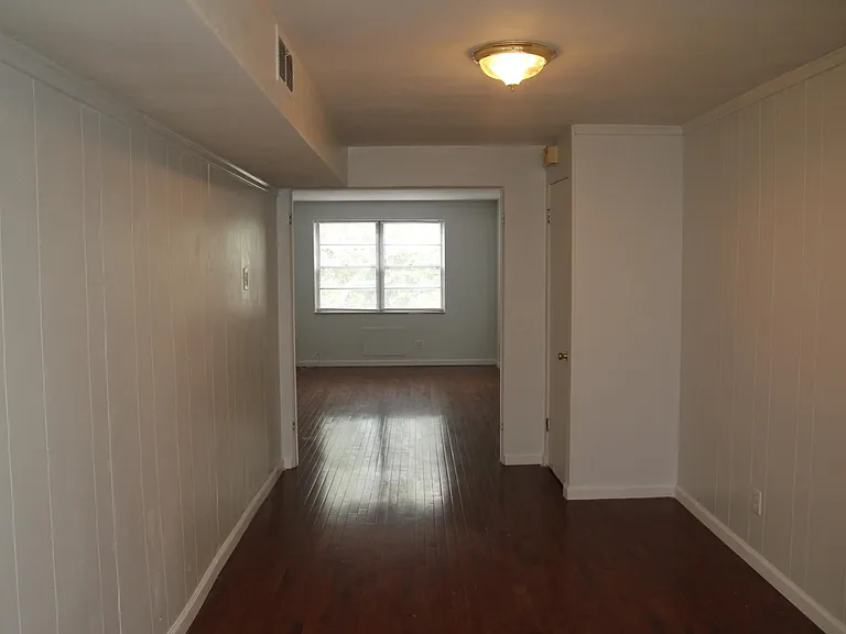 7574 Buckingham Dr #7 — Photo 5