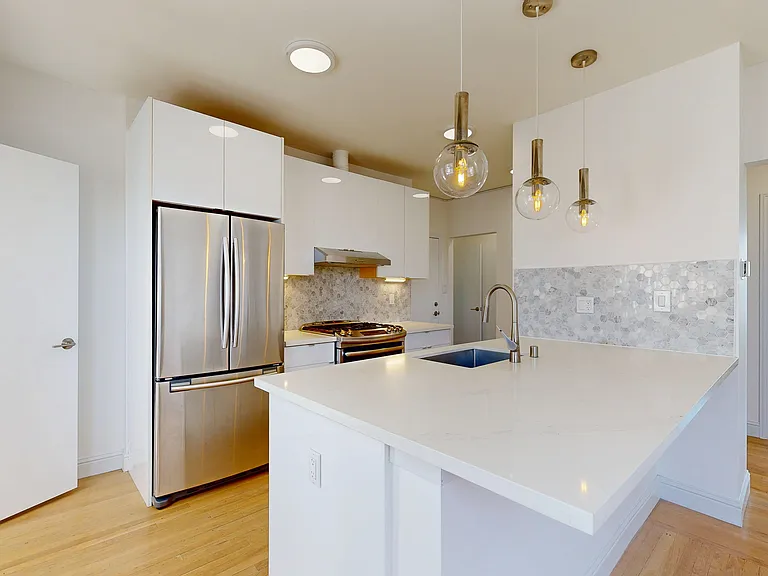 1637 Sacramento St #15 — Photo 3