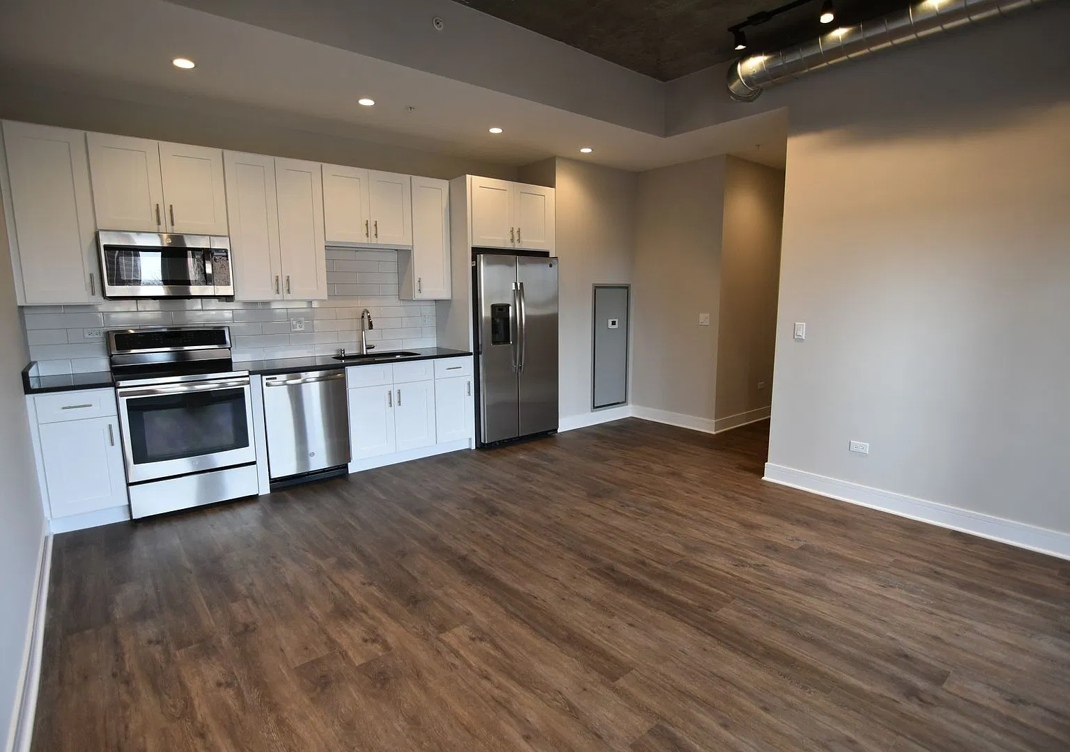 1 bed, 1.0 bath, 770 sqft, $2,850 — Photo 1