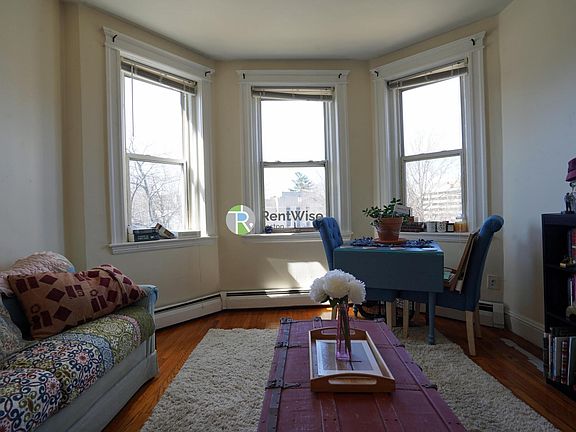 5th image of 1838 Commonwealth Ave #14