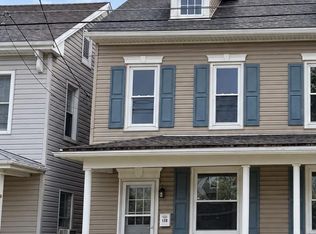 119 N Robeson St, Robesonia, PA 19551
