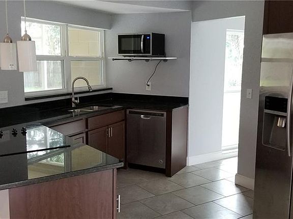 4th image of 619 Pinedale Ct
