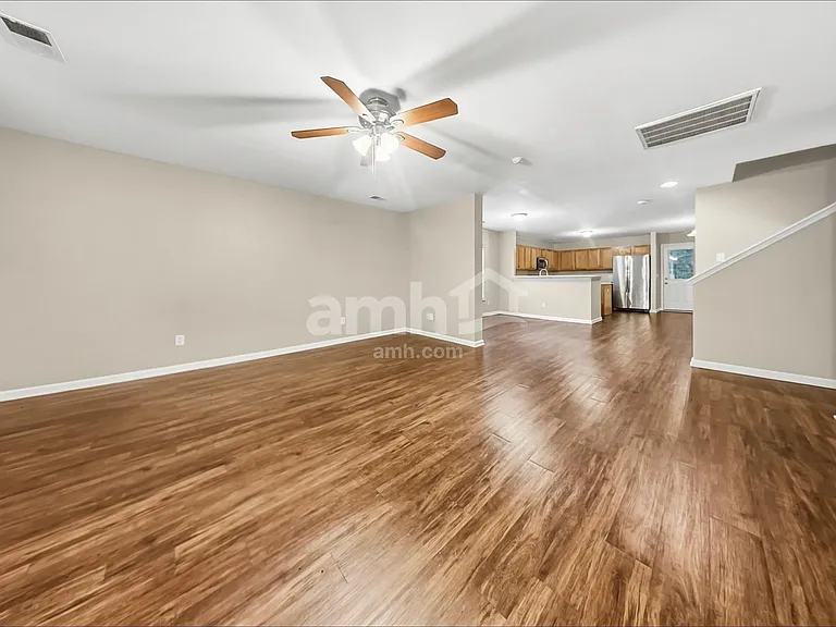 126 Avalon Rd — Photo 6