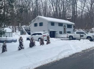 73 Westwood Dr, Cumberland, RI 02864