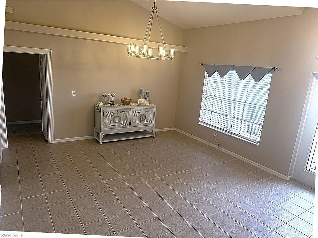 3 bed, 2.0 bath, 2032 sqft, $6,000 — Photo 3