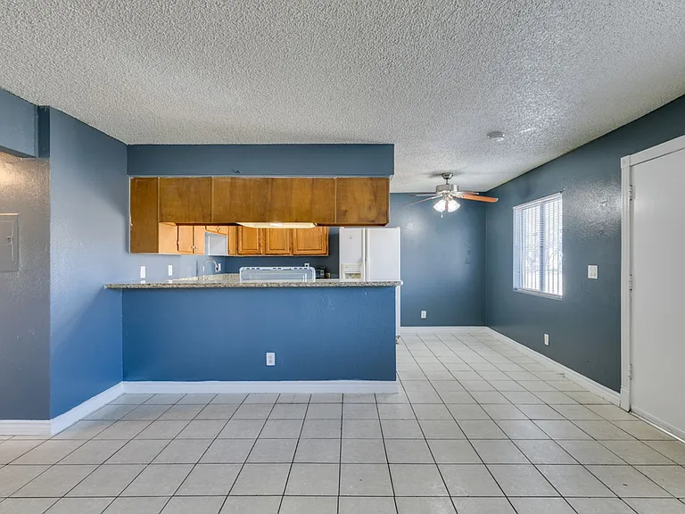 1641 N Lamont St #C — Photo 15