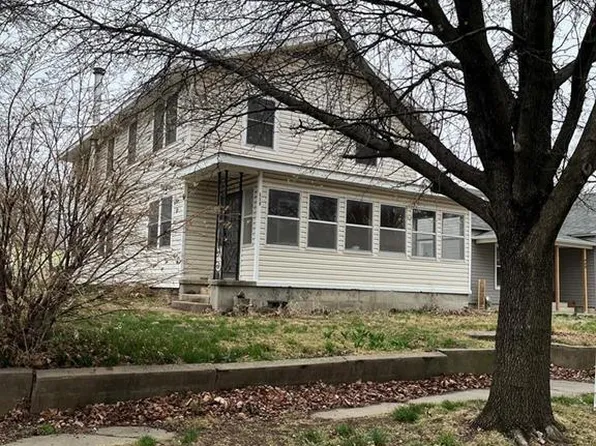 905 N Garfield Ave, Chanute, KS 66720