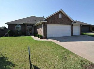 8828 NW 114th Cir, Oklahoma City, OK 73162