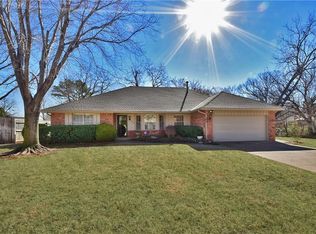 1404 Pine Oak Dr, Edmond, OK 73034