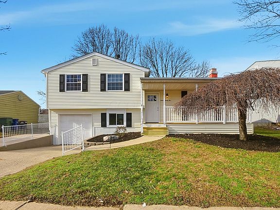 2nd image of 1295 Hathersage Pl