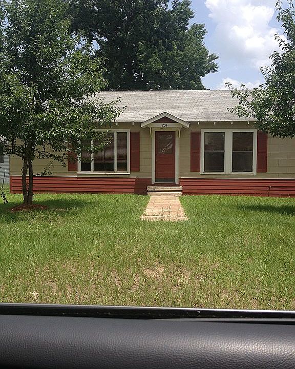 1st image of 204 Plum St