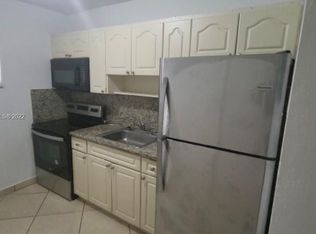 3162 SW 16th St #10, Miami, FL 33145