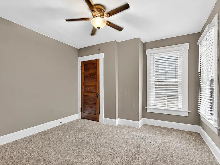 905 Beech St — Photo 19