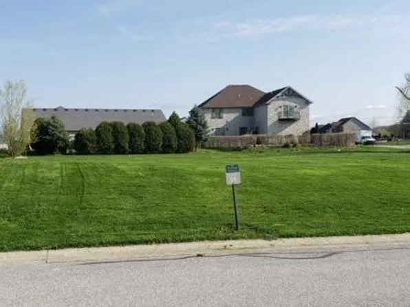 101 Bergamo Ln, Crown Point, IN 46307