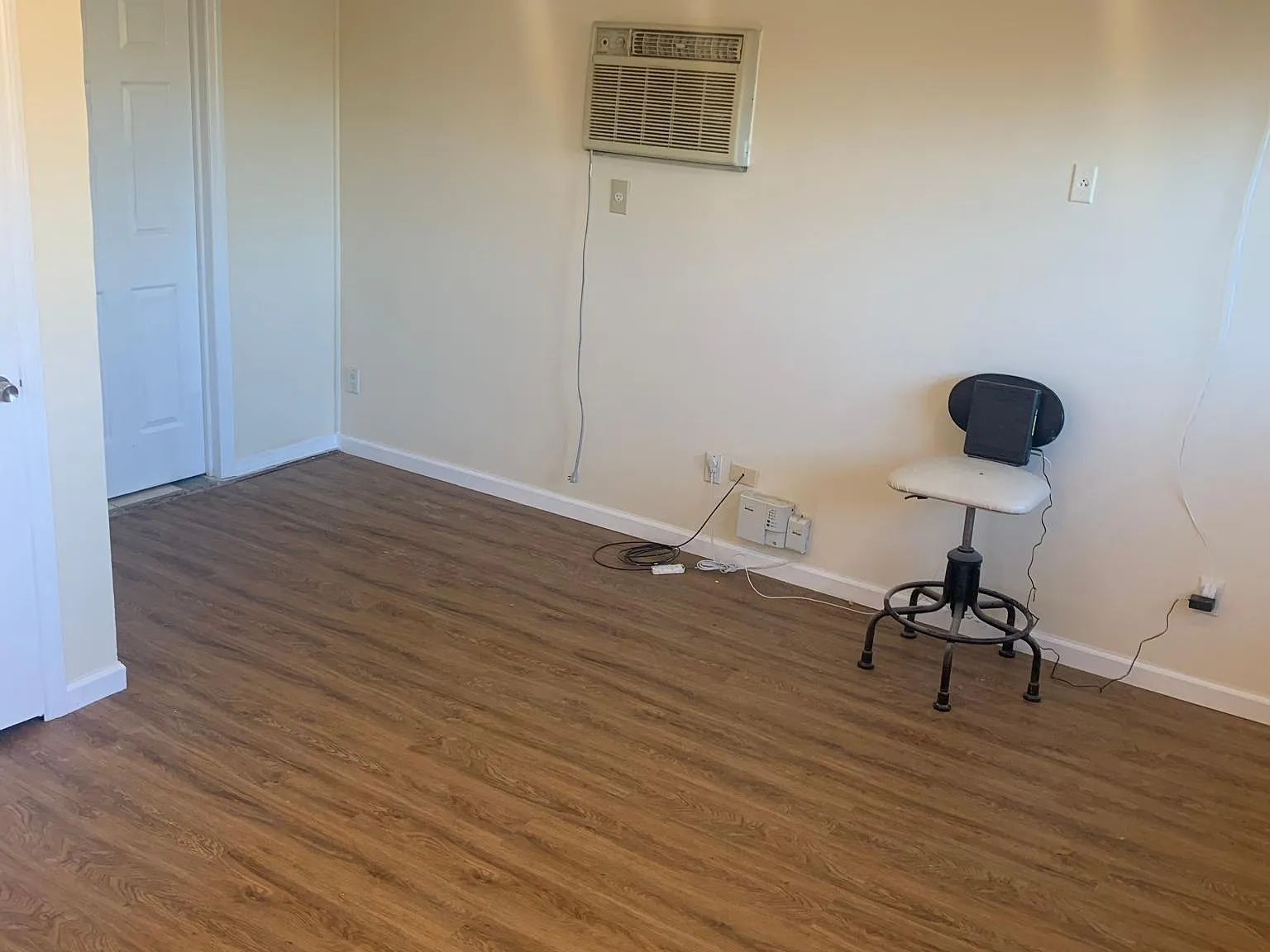3 bed, 1600 sqft, $3,200 — Photo 2