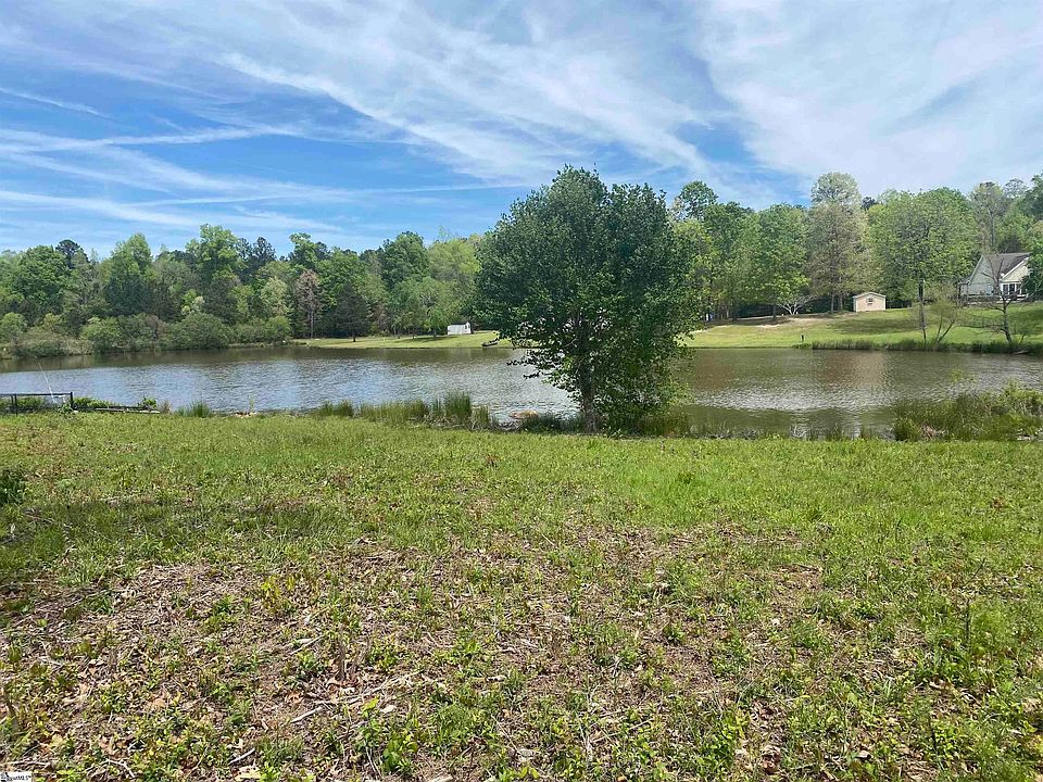 2nd image of 116 Twin Ponds Ct