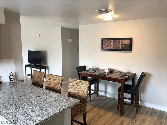 4th image of 3000 Liberty Cir N