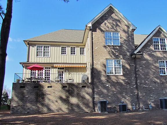 Back patio luxury townhouse