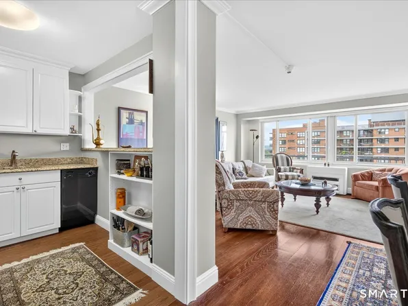 100 York Street #15-P, New Haven, CT 06511
