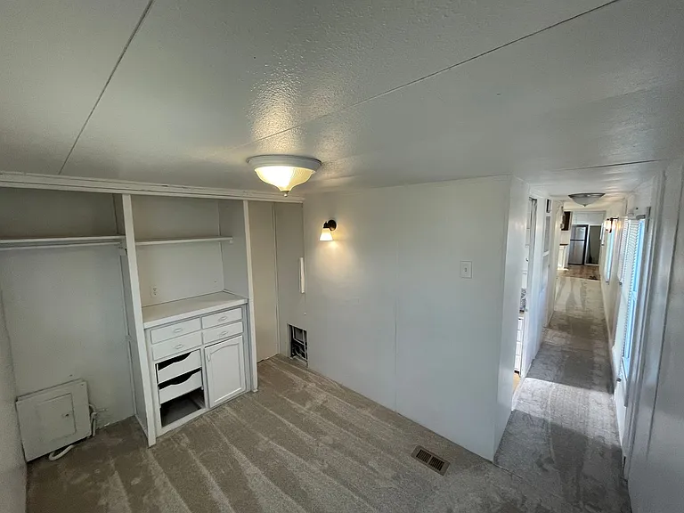 503 E Main St — Photo 27