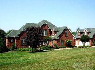 198 Kings Pointe Ln, McMinnville, TN 37110