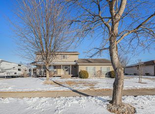10763 Maloian Dr, Saint John, IN 46373