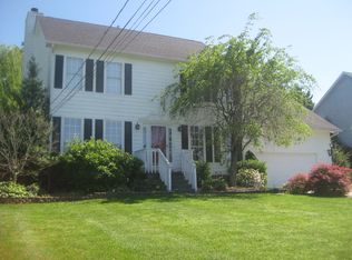 2220 Robinson Rd, Knoxville, TN 37923