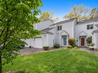 5 Elaine Pl, Islandia, NY 11749