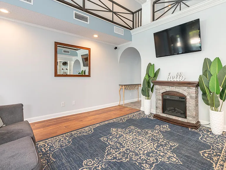 The Slate Charlotte — Photo 43