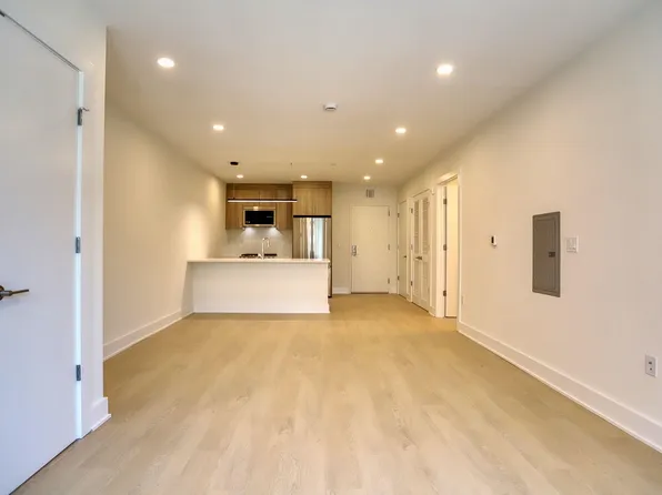 303 Madison Street image 9 of 18