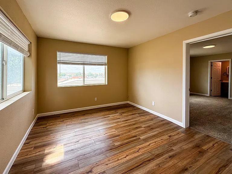 501 E 2nd Ave #6 — Photo 13