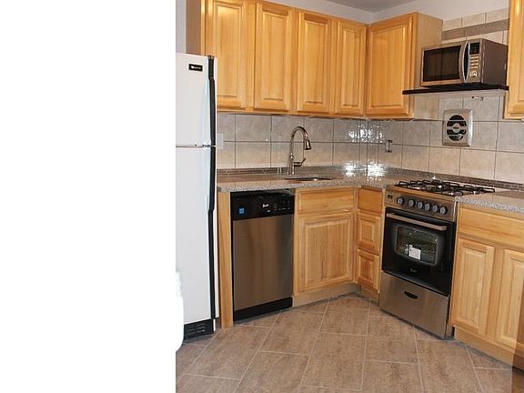 4th image of 5442 Vicaris St #1